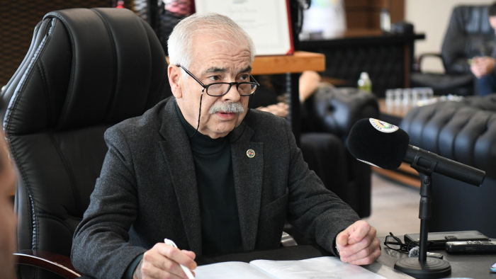 Özcan, tartışılan arsa satışlarıyla ilgili konuştu: Bıraktığımızda, birkaç tane satış yapsalardı bugün buralara gelmeyecektik